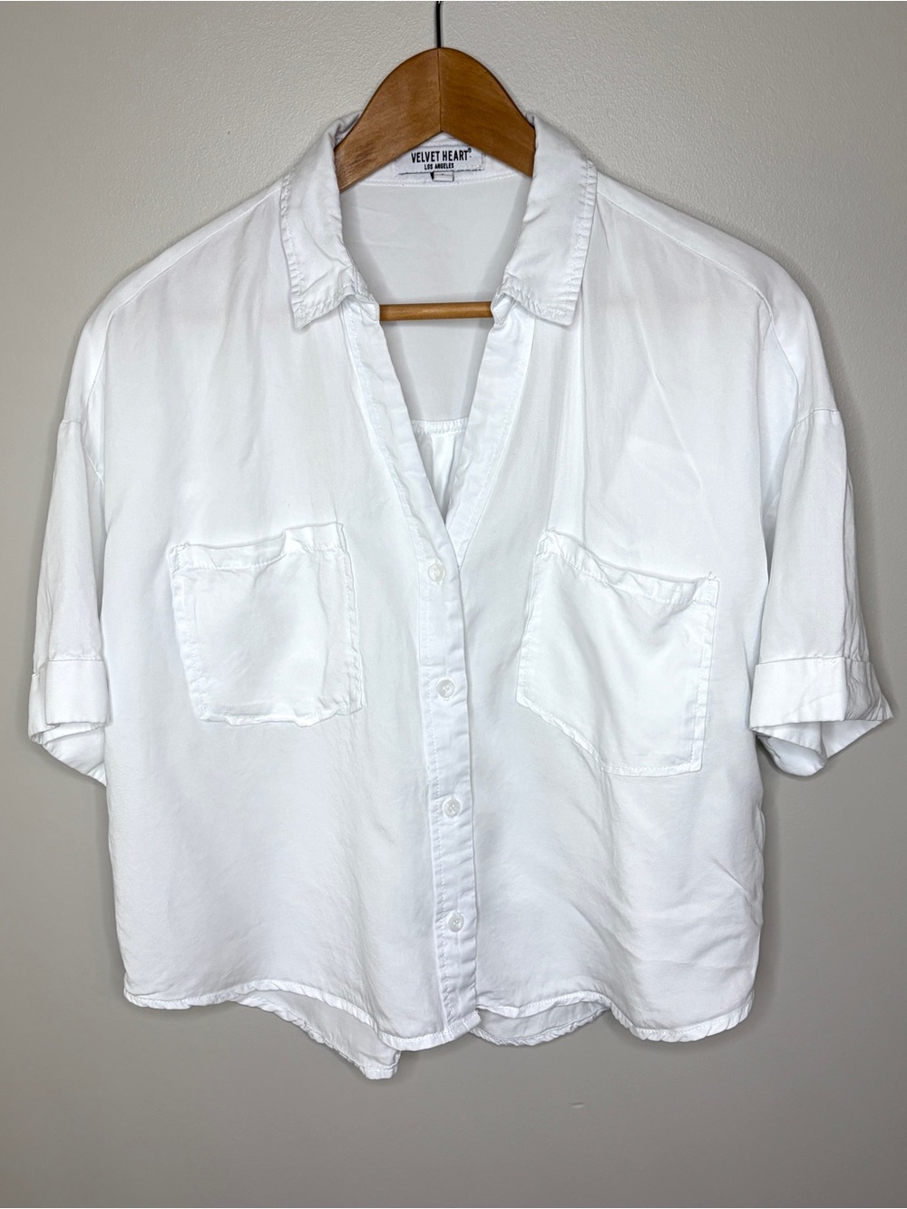 Velvet Heart White Short-Sleeve Cropped Button Front Shirt Large